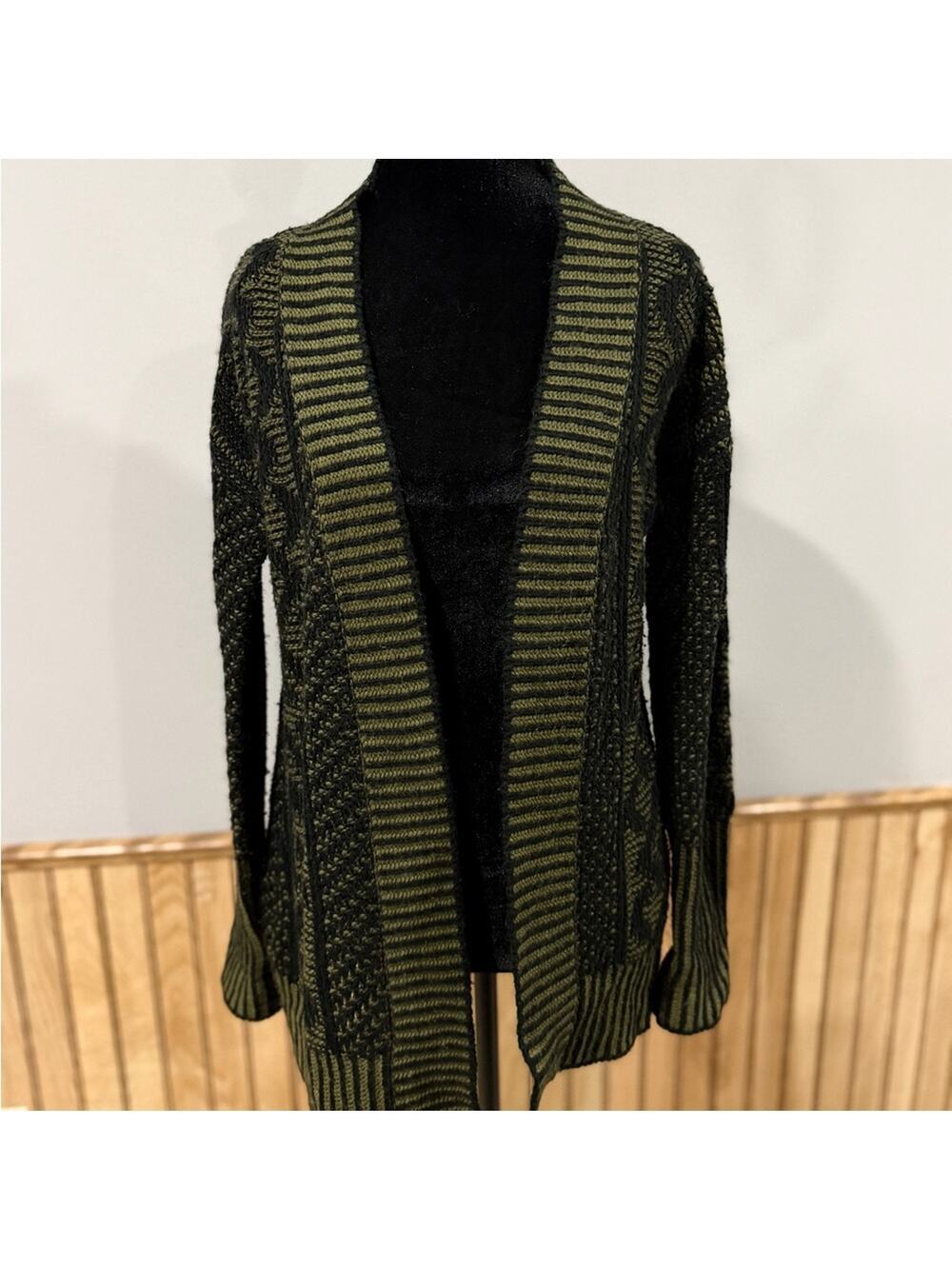 Romeo + Juliet Couture Olive Green & Black Chunky Knit Cardigan | Size Small